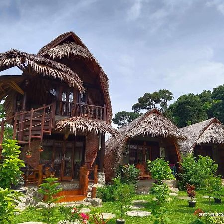Green Travelodge Bukit Lawang Kültér fotó