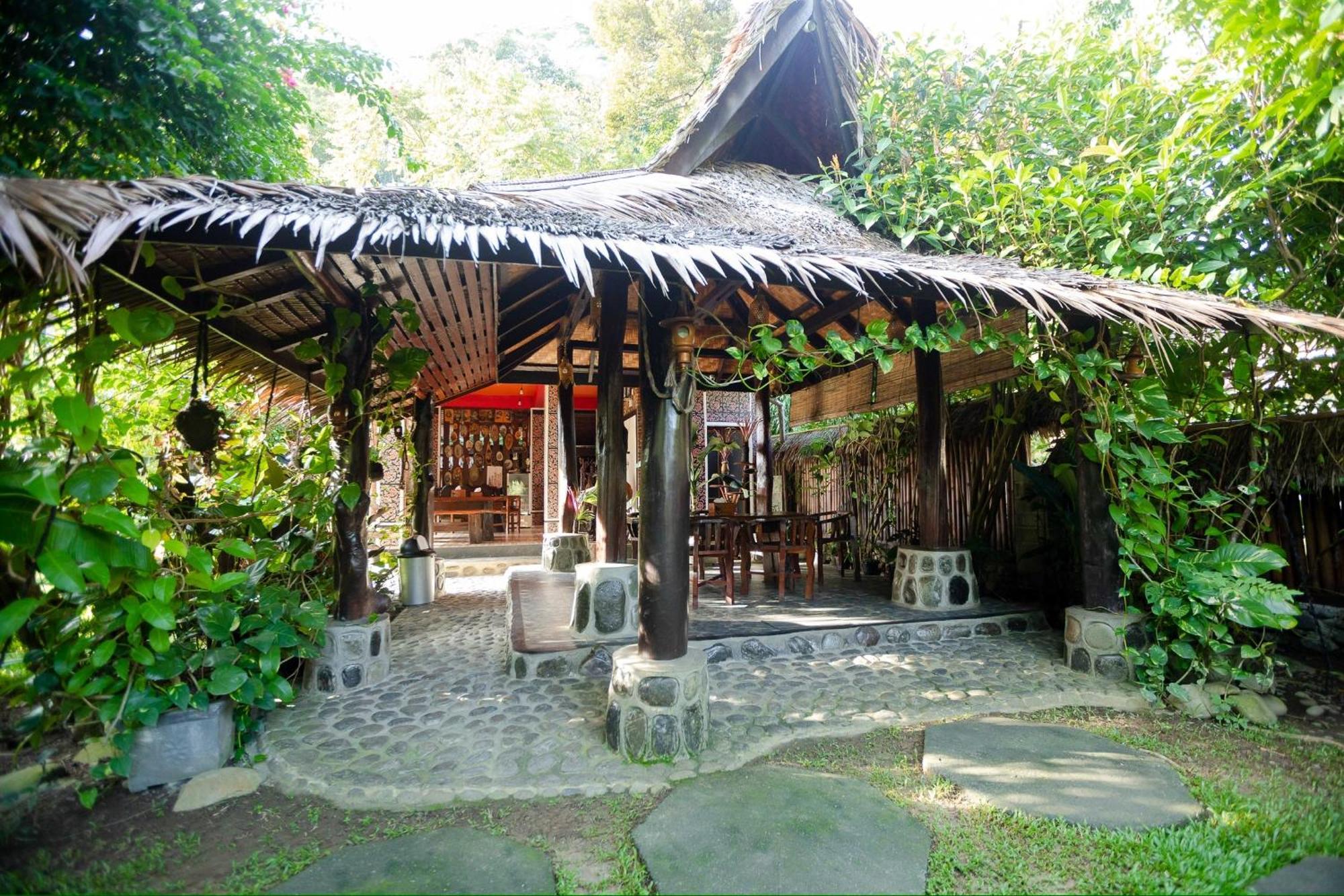 Green Travelodge Bukit Lawang Kültér fotó